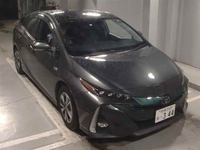 8339 Toyota Prius phv ZVW52 2017 г. (JU Tokyo)